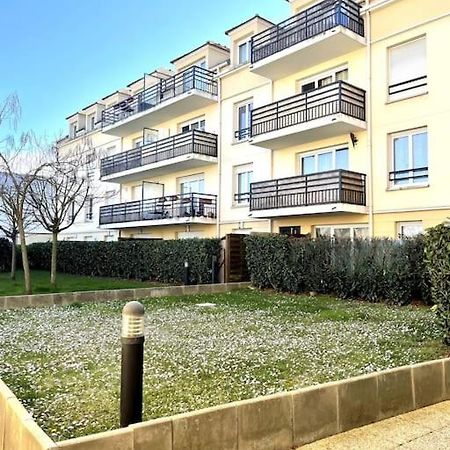 Grand F3 A 30Mn De Paris - Terrasse + Parking Prive Apartment Saint-Ouen-l'Aumone Bagian luar foto
